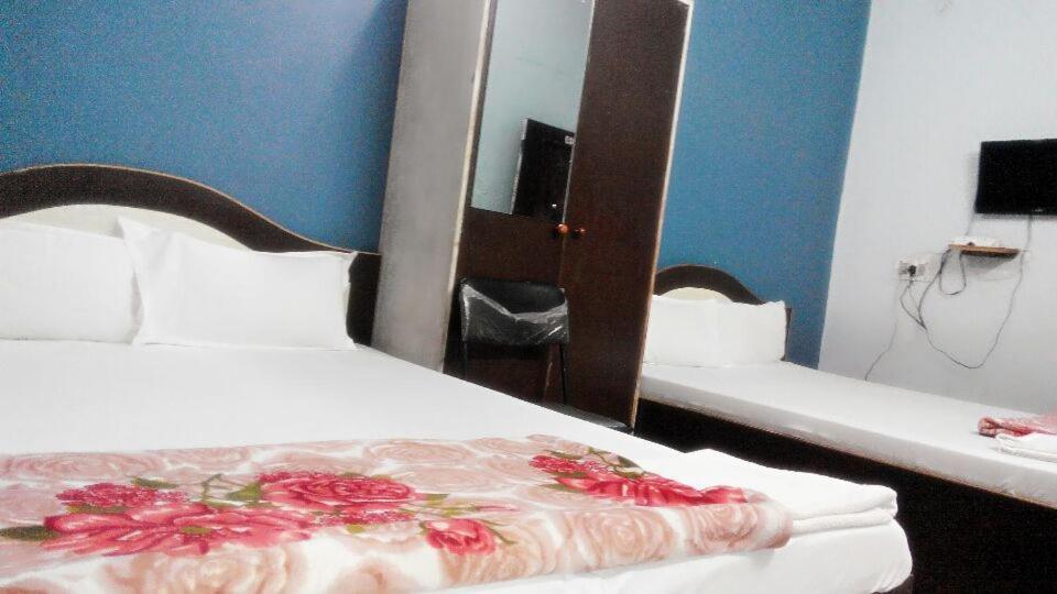 Hotel Pragya International Waranasi Pokój zdjęcie